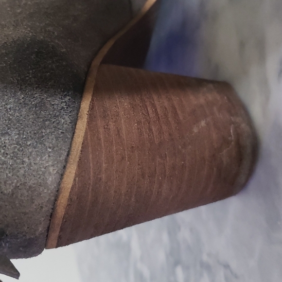 BP Leather Stacked Heel Distressed Western Style Bootie, Size 5.5 - Picture 4 of 11